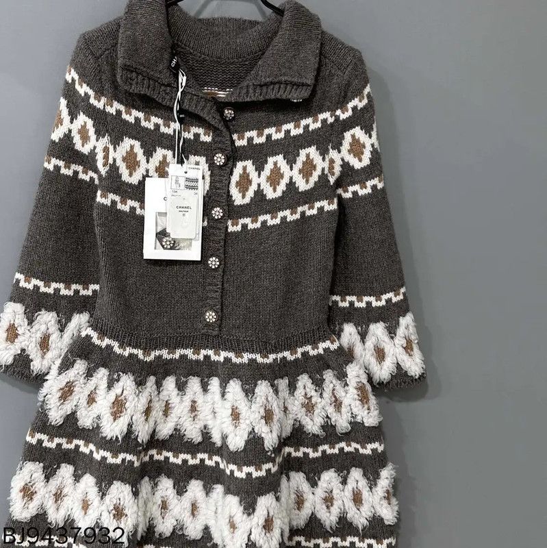 Chanel Chanel Brown Knit Dress with Pattern 0089 Size ONE SIZE - 2 Thumbnail