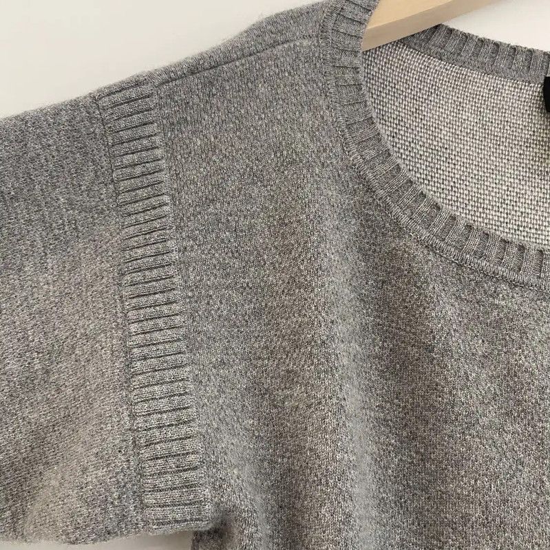 Chanel Chanel Gray Wool Blend Sweater with Lion Design 0089 Size M / US 6-8 / IT 42-44 - 7 Thumbnail