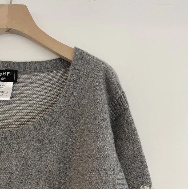 Chanel Chanel Gray Wool Blend Sweater with Lion Design 0089 Size M / US 6-8 / IT 42-44 - 3 Thumbnail