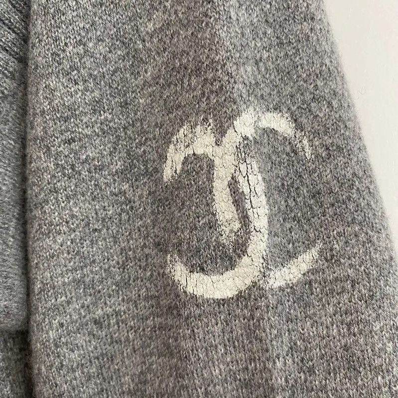 Chanel Chanel Gray Wool Blend Sweater with Lion Design 0089 Size M / US 6-8 / IT 42-44 - 6 Thumbnail