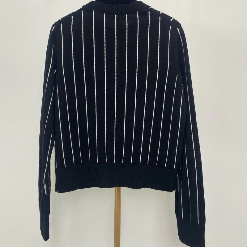 Chanel Chanel Logo Black Cashmere Sweater for Women 0089 Size M / US 6-8 / IT 42-44 - 2 Thumbnail