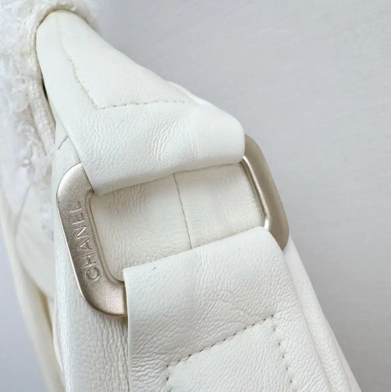 Chanel Chanel White Sheepskin Long Winter Coat 0089 Size S / US 4 / IT 40 - 4 Thumbnail