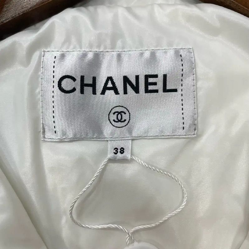 Chanel Chanel White Cotton Puffer Vest for Women 0089 Size M / US 6-8 / IT 42-44 - 5 Thumbnail