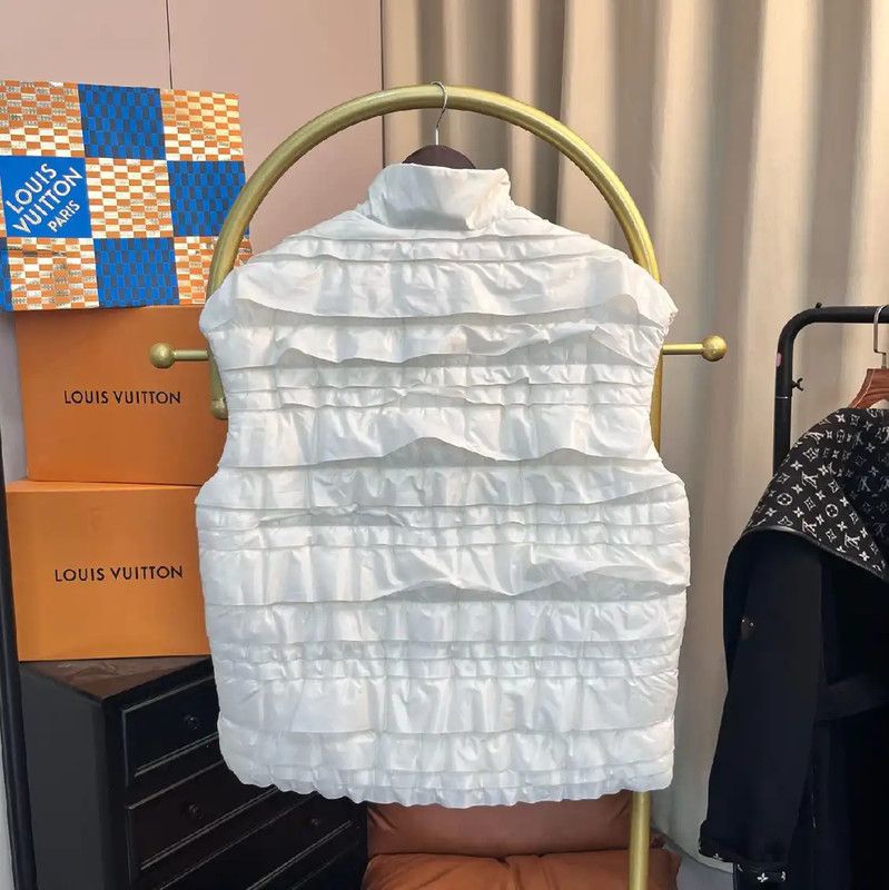 Chanel Chanel White Cotton Puffer Vest for Women 0089 Size M / US 6-8 / IT 42-44 - 2 Thumbnail