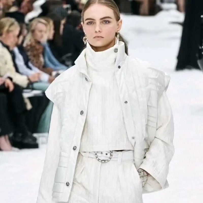 Chanel Chanel White Cotton Puffer Vest for Women 0089 Size M / US 6-8 / IT 42-44 - 7 Thumbnail