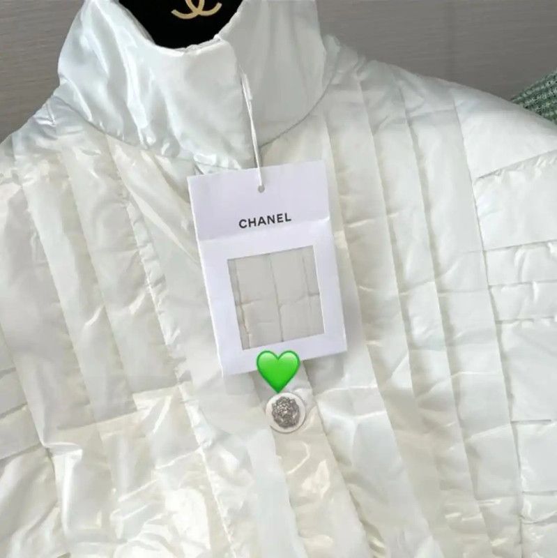 Chanel Chanel White Cotton Puffer Vest for Women 0089 Size M / US 6-8 / IT 42-44 - 6 Thumbnail