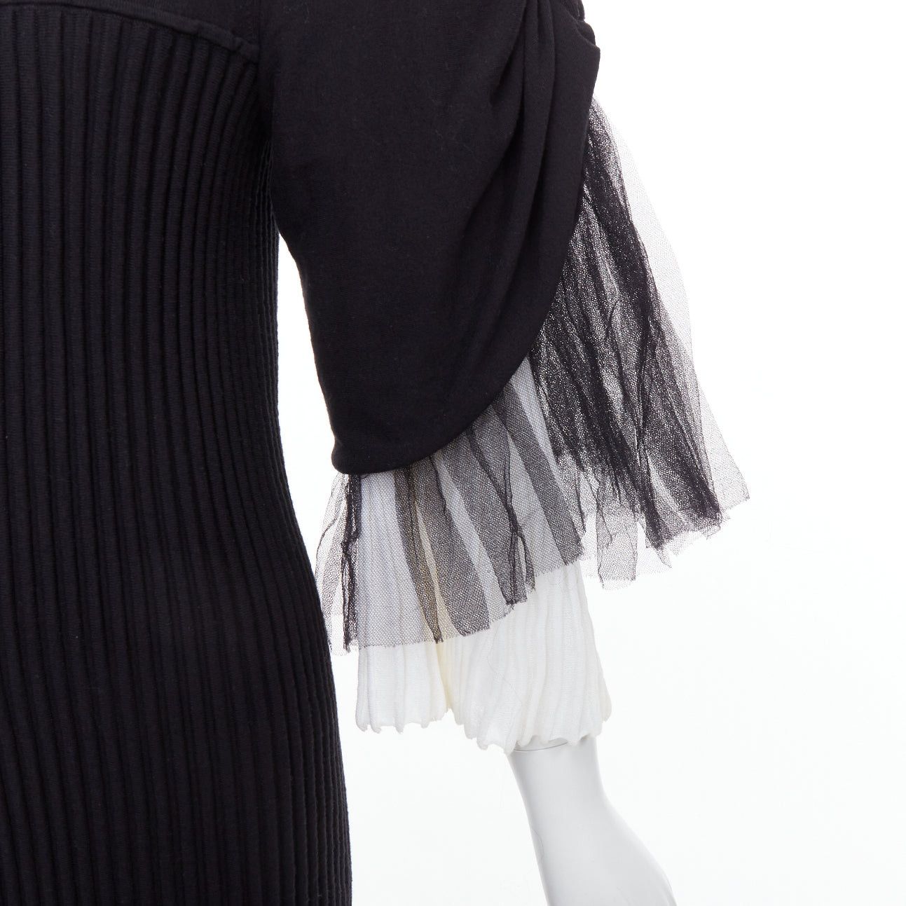 Chanel CHANEL 09P Runway Vintage black cream cotton puff tulle sleeve dress FR38 M Size XXL / US 16-18 / IT 52-54 - 2 Thumbnail