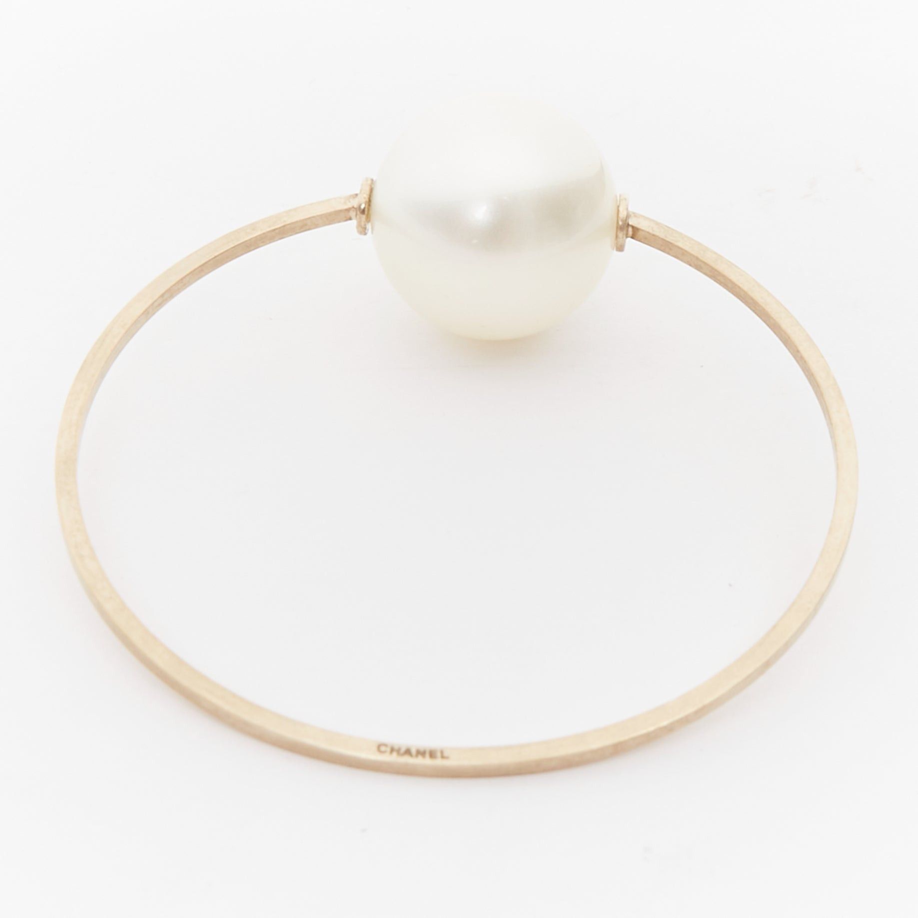 Chanel CHANEL 14S Runway Orbital large XL pearl CC logo gold metal bangle M Size ONE SIZE - 4 Thumbnail