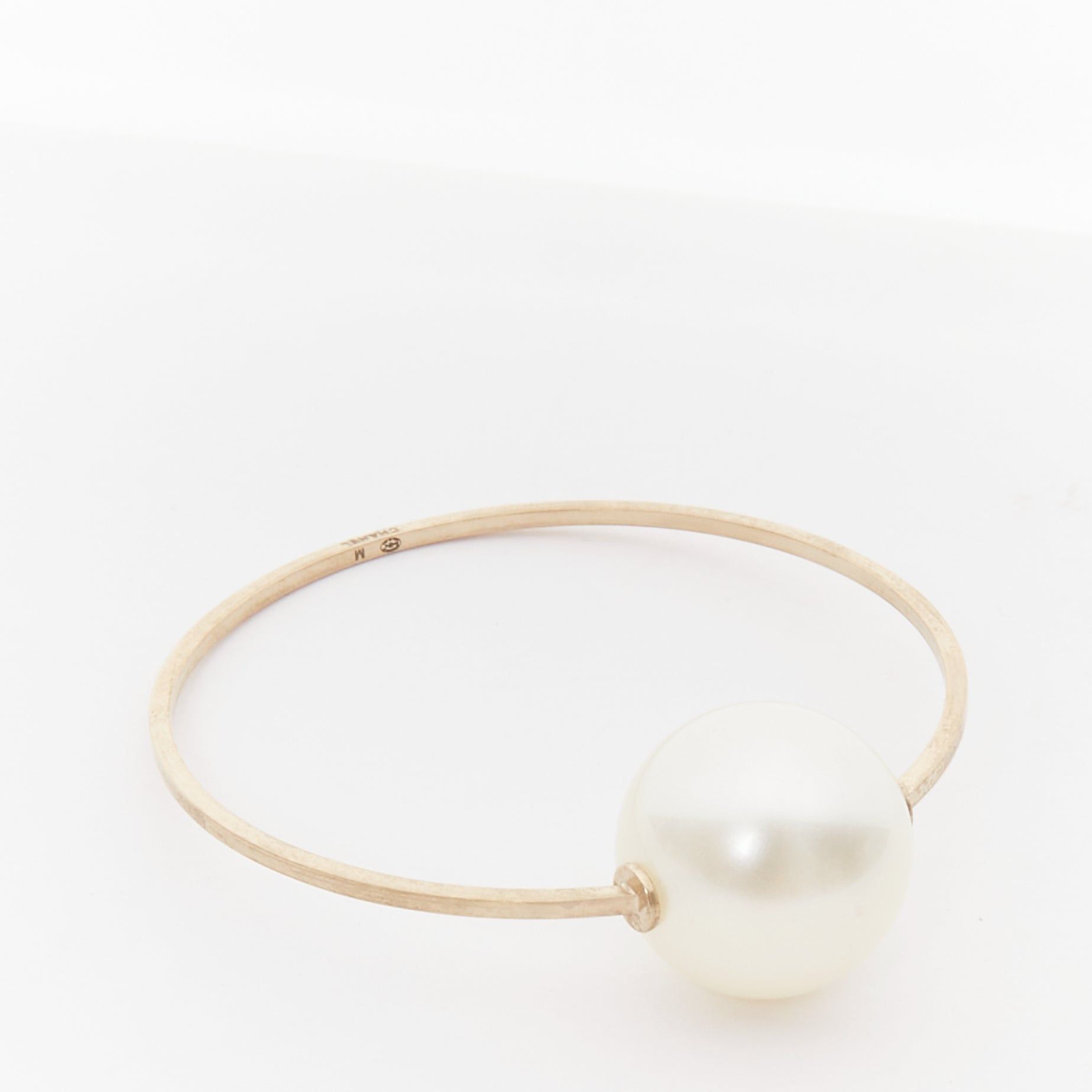 Chanel CHANEL 14S Runway Orbital large XL pearl CC logo gold metal bangle M Size ONE SIZE - 2 Thumbnail