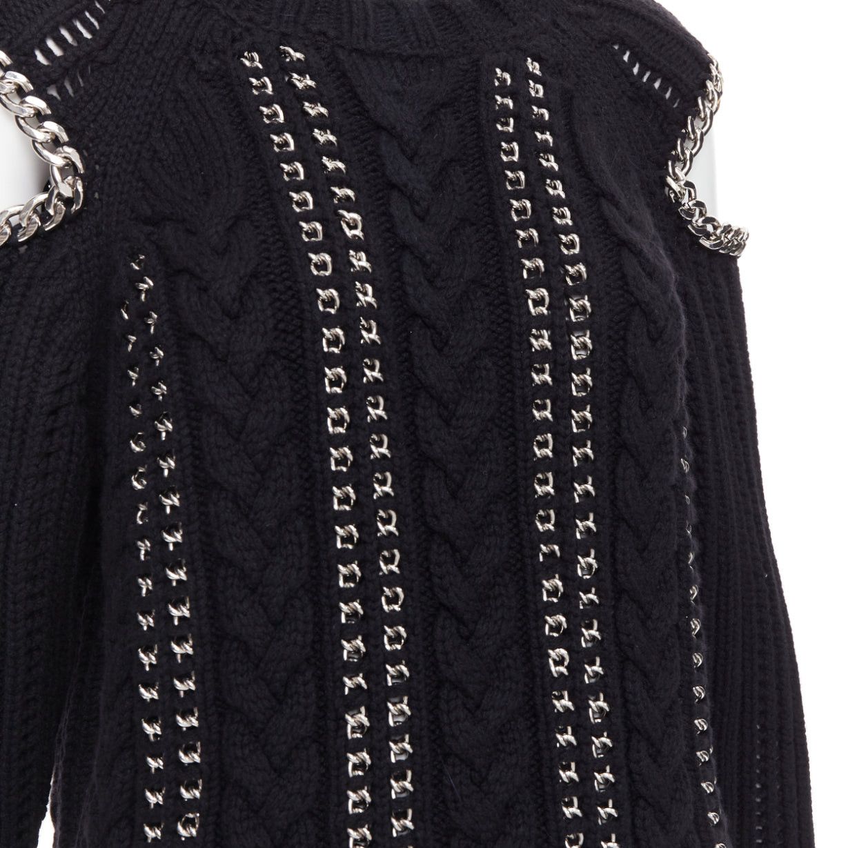 Alexander McQueen ALEXANDER MCQUEEN 2018 100% cashmere silver chain cold shoulder sweater S Size S / US 4 / IT 40 - 7 Thumbnail