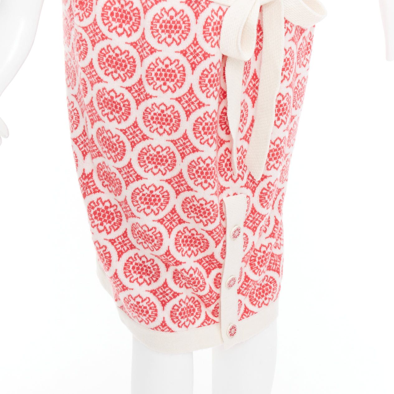 Chanel CHANEL 100% cashmere pink cream CC button pattern dress FR38 M Size M / US 6-8 / IT 42-44 - 7 Thumbnail
