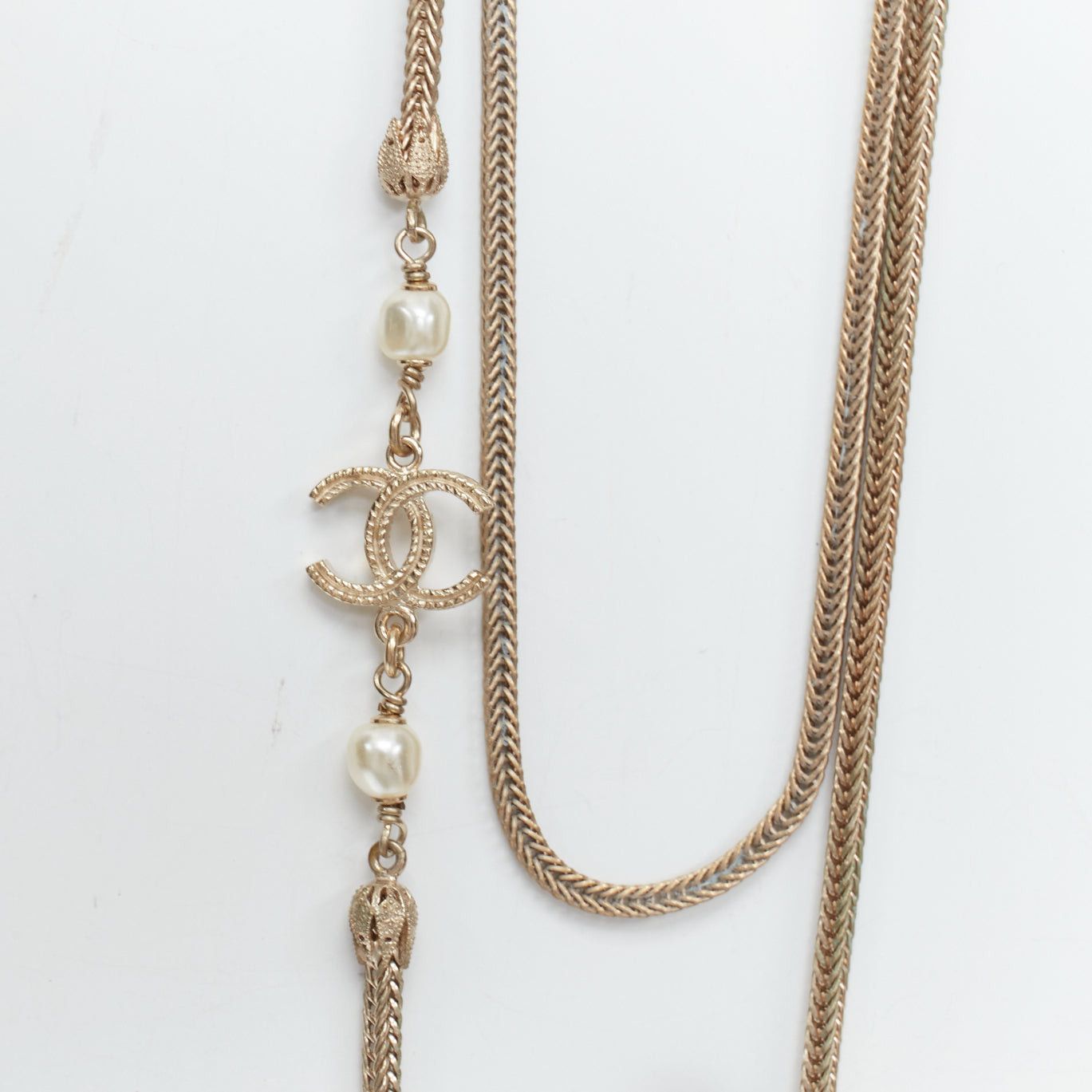 Chanel CHANEL B16A gold tone faux pearl CC logo round globes necklace Size ONE SIZE - 2 Thumbnail