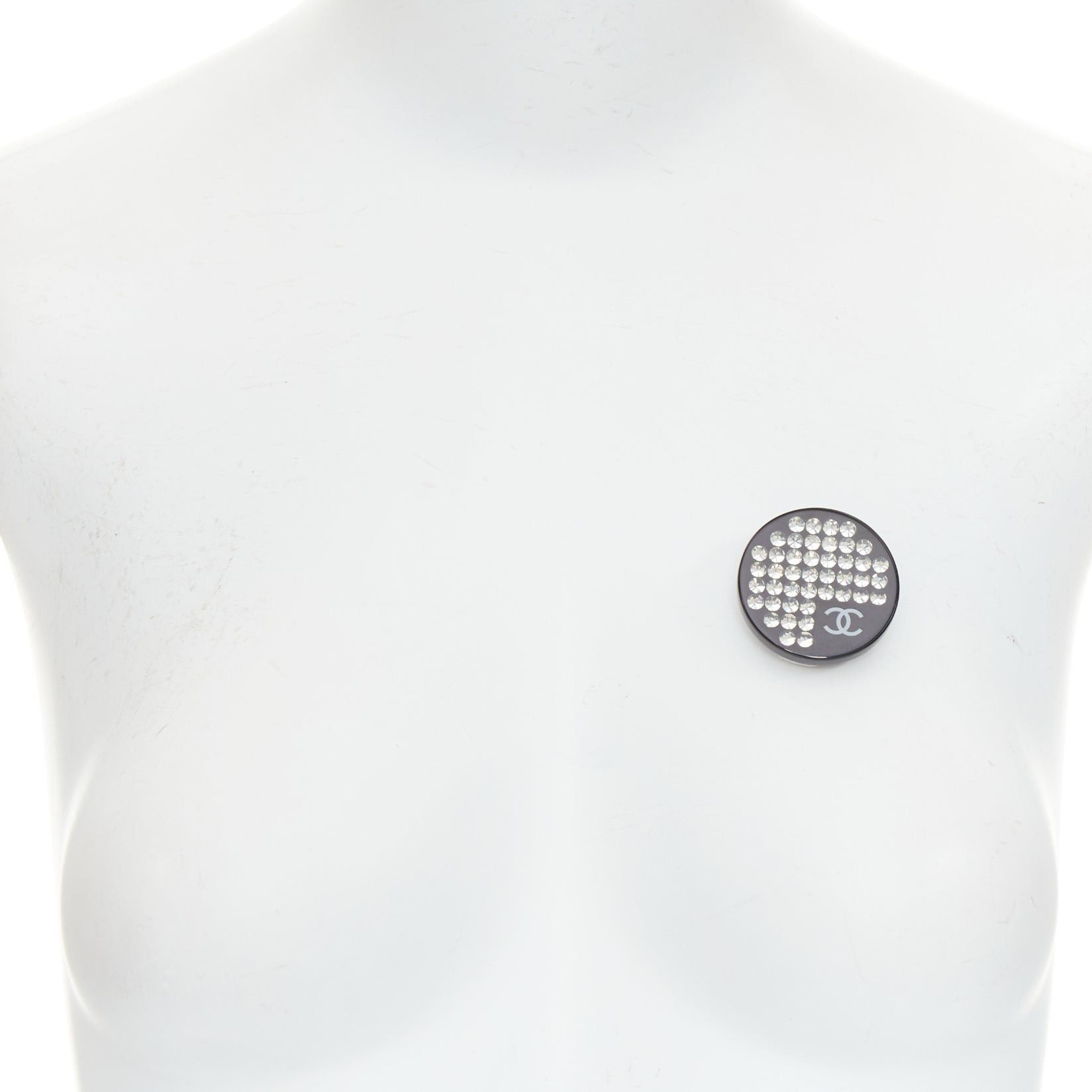 Chanel CHANEL 05P Vintage black resin silver rhinestone diamante CC round pin brooch Size ONE SIZE - 2 Thumbnail