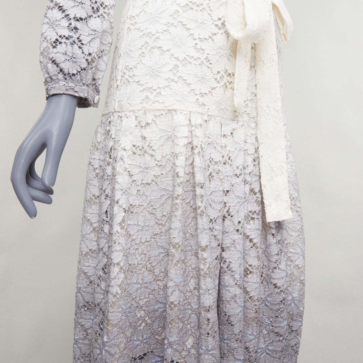 Burberry rare BURBERRY PRORSUM 2014 cream grey ombre lace dress IT38 XS Olivia Palermo Size XS / US 0-2 / IT 36-38 - 2 Thumbnail