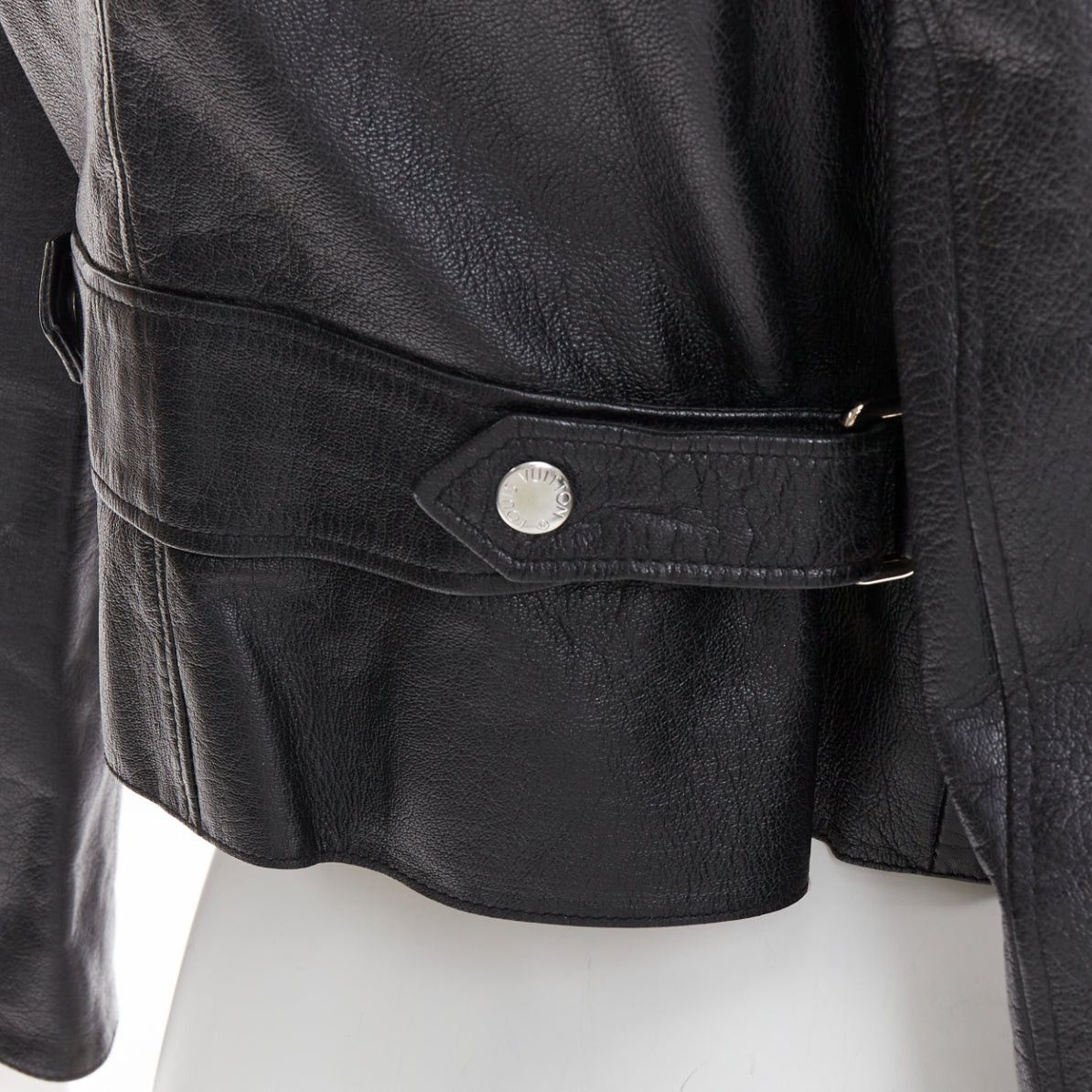 Louis Vuitton LOUIS VUITTON black goatskin leather LV zip cropped biker jacket FR36 S Size S / US 4 / IT 40 - 2 Thumbnail