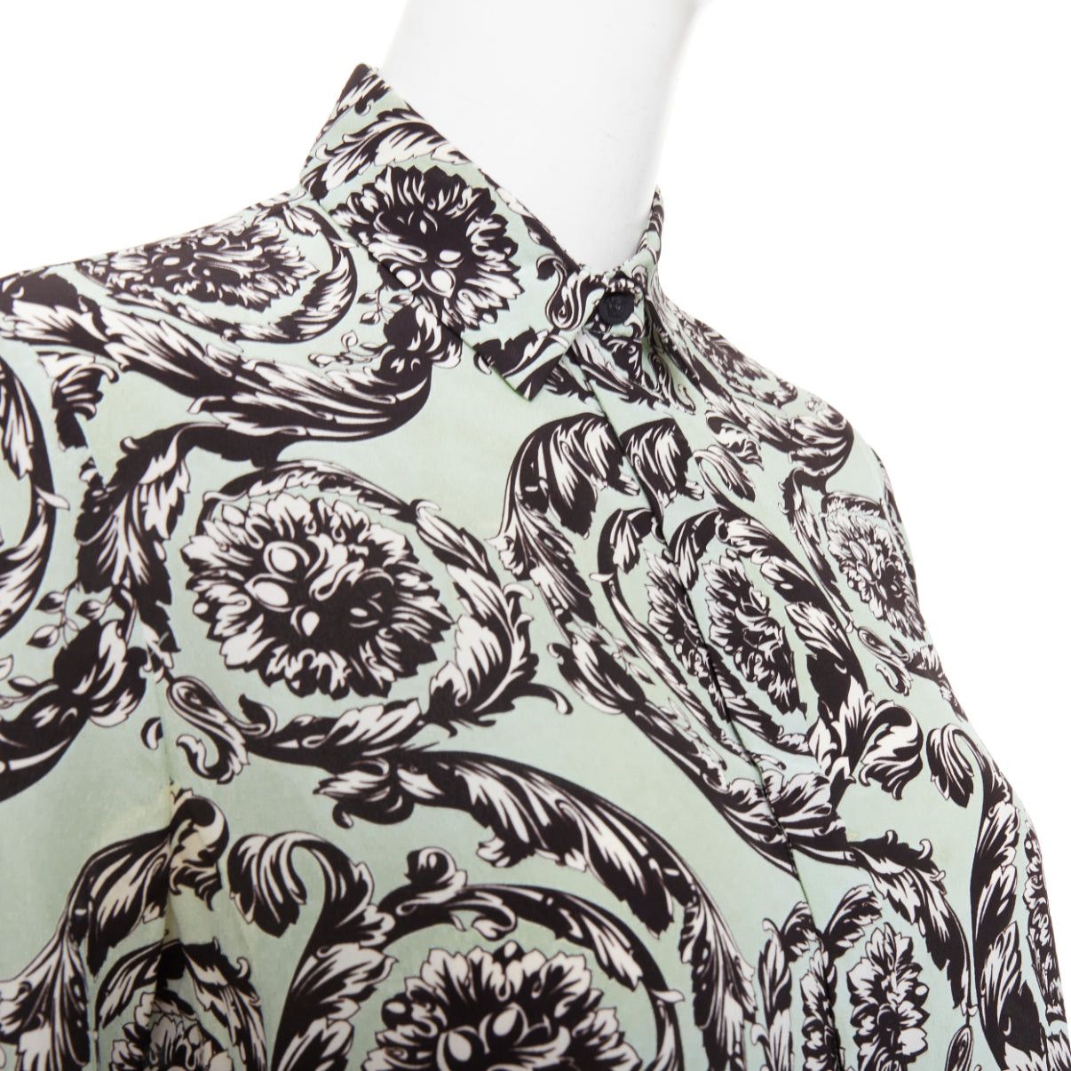 Versace VERSACE 100% silk green black baroque floral print button up shirt IT38 XS Size XS / US 0-2 / IT 36-38 - 2 Thumbnail