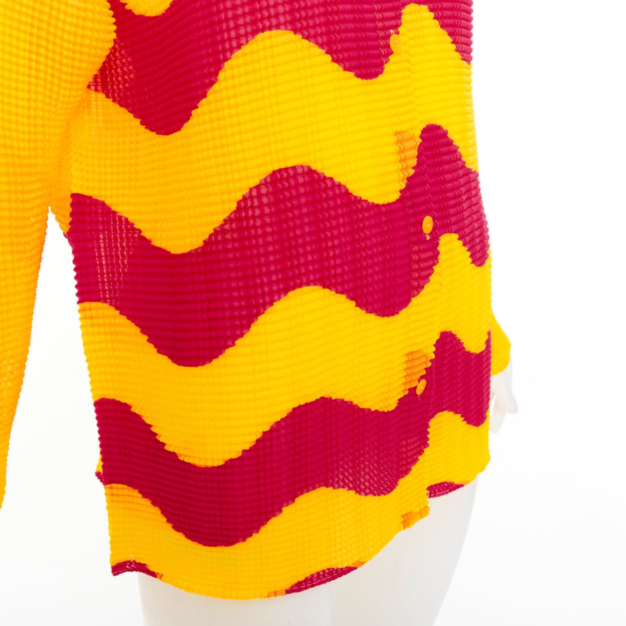 Issey Miyake rare ISSEY MIYAKE Pleats Please graphic yellow red wave plisse high neck top JP2 M Size M / US 6-8 / IT 42-44 - 7 Thumbnail
