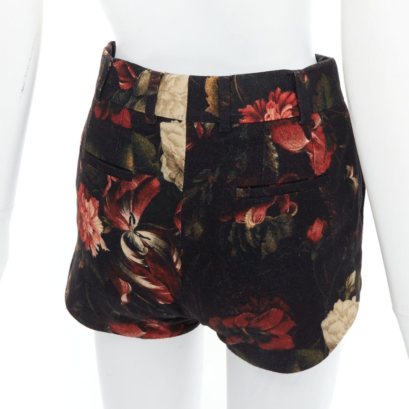 Givenchy GIVENCHY Tisci 100% wool black red peony floral high rise shorts Size 27" / US 4 / IT 40 - 2 Thumbnail