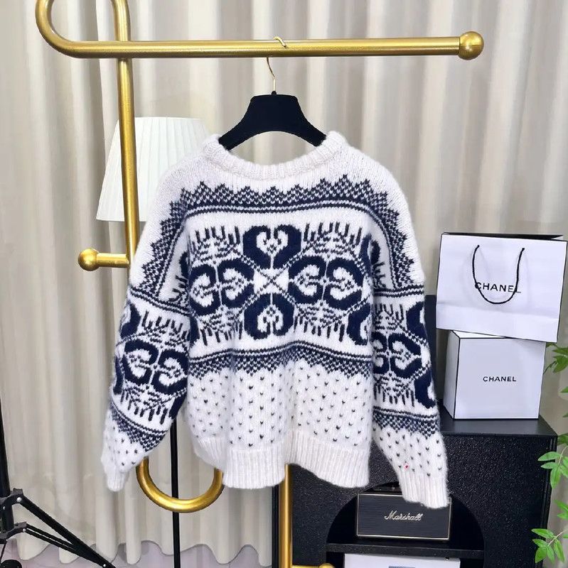 Chanel Chanel White Sweater with Navy Patterns 0089 Size M / US 6-8 / IT 42-44 - 4 Thumbnail
