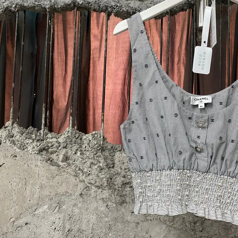 Chanel Chanel Gray Sleeveless Cropped Top 0089 Size ONE SIZE - 3 Thumbnail
