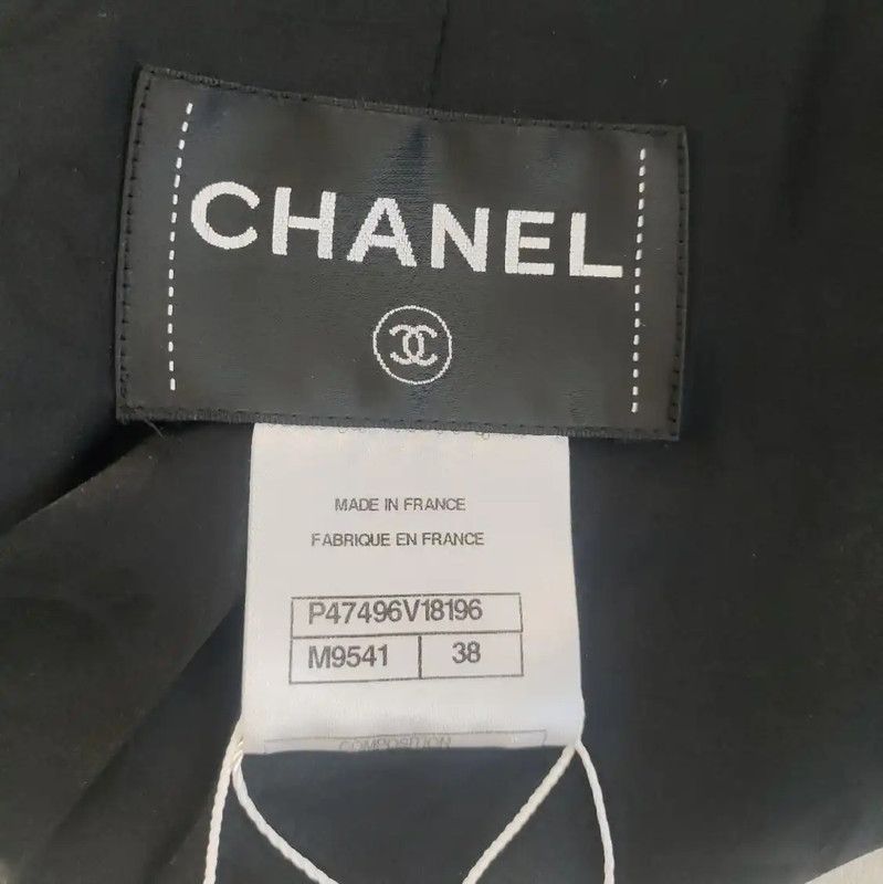 Chanel Chanel Black Wool Women's Coat 0089 Size M / US 6-8 / IT 42-44 - 3 Thumbnail