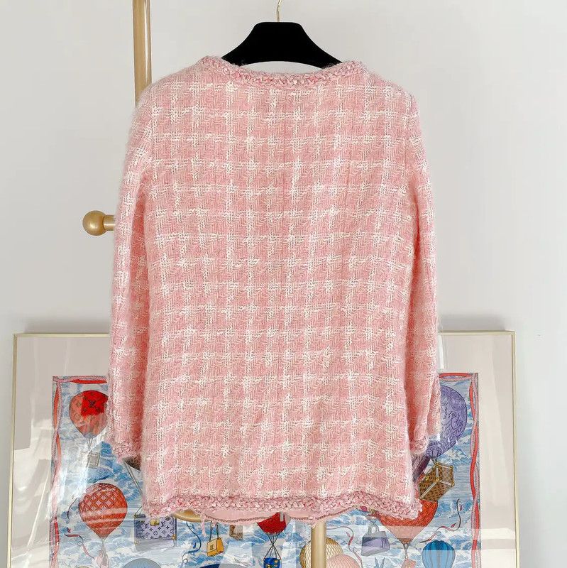 Chanel Chanel Pink Wool Boucle Women's Jacket 0089 Size M / US 6-8 / IT 42-44 - 2 Thumbnail