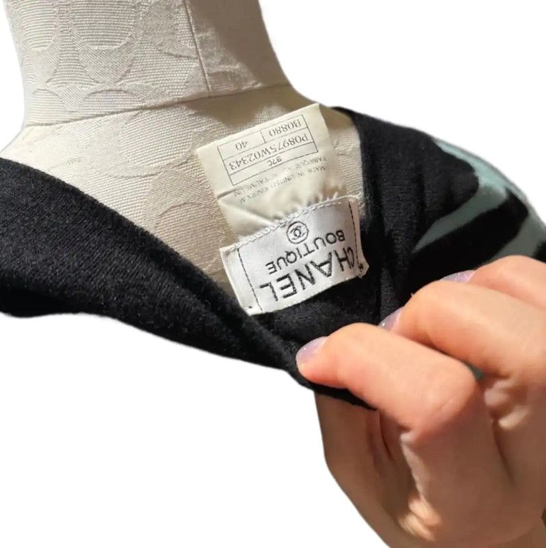Chanel Chanel Oversized Color-Blocked Cashmere Cardigan 0089 Size M / US 6-8 / IT 42-44 - 7 Thumbnail