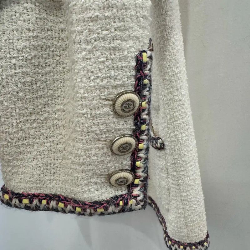 Chanel Chanel Beige Wool Jacket for Women 0089 Size M / US 6-8 / IT 42-44 - 6 Thumbnail
