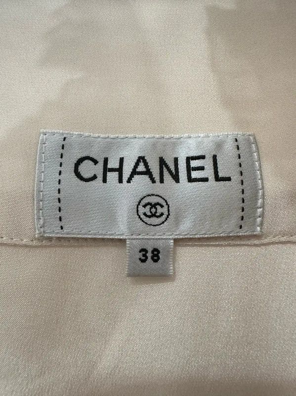 Chanel Chanel Cream Silk Blouse with Ruffled Collar 0089 Size M / US 6-8 / IT 42-44 - 4 Thumbnail