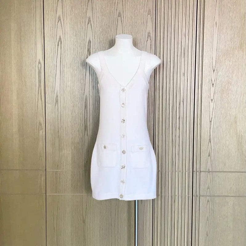 Chanel Chanel Sleeveless White Cardigan Dress for Women 0089 Size S / US 4 / IT 40 - 2 Thumbnail