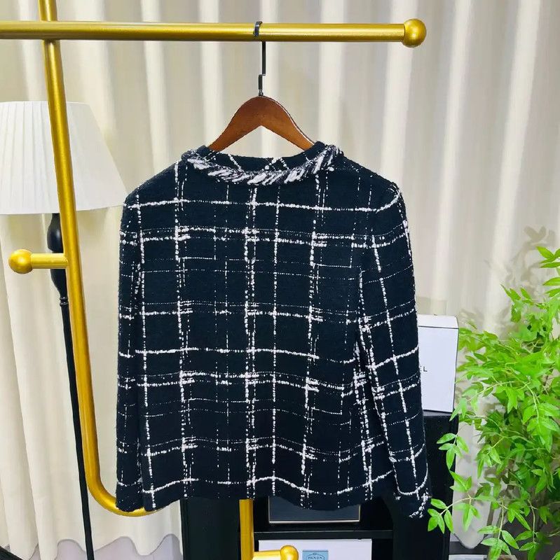 Chanel Chanel Black Wool Women's Jacket 0089 Size M / US 6-8 / IT 42-44 - 2 Thumbnail