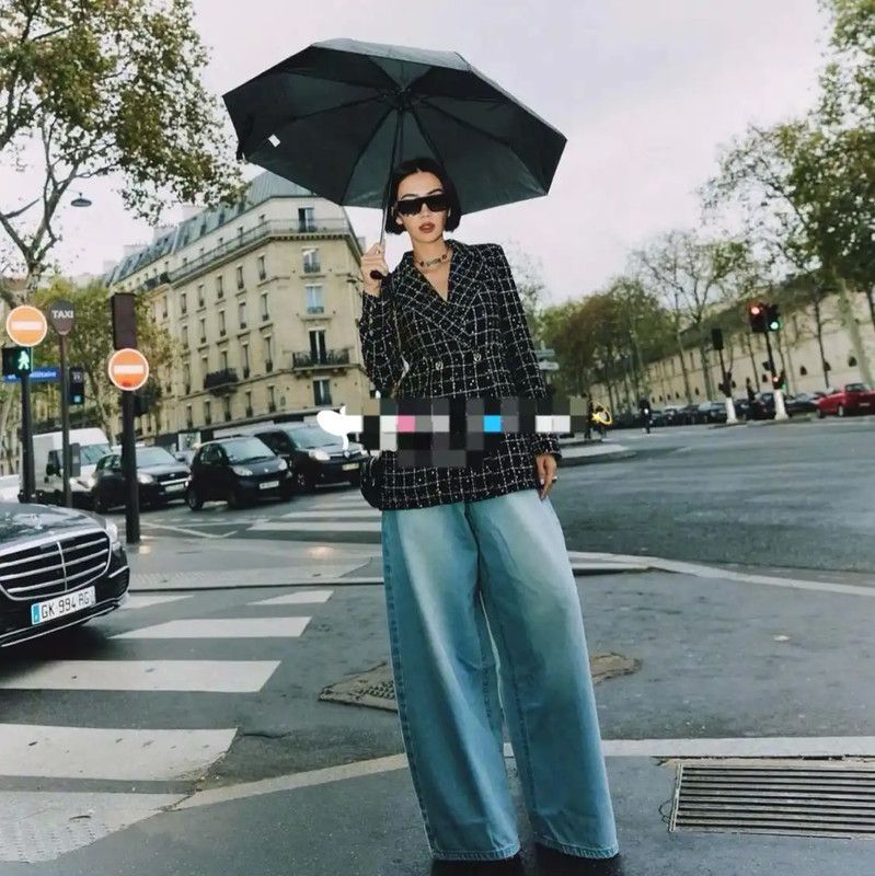 Chanel Chanel Black Cardigan with Decorative Pattern 0089 Size XS / US 0-2 / IT 36-38 - 7 Thumbnail