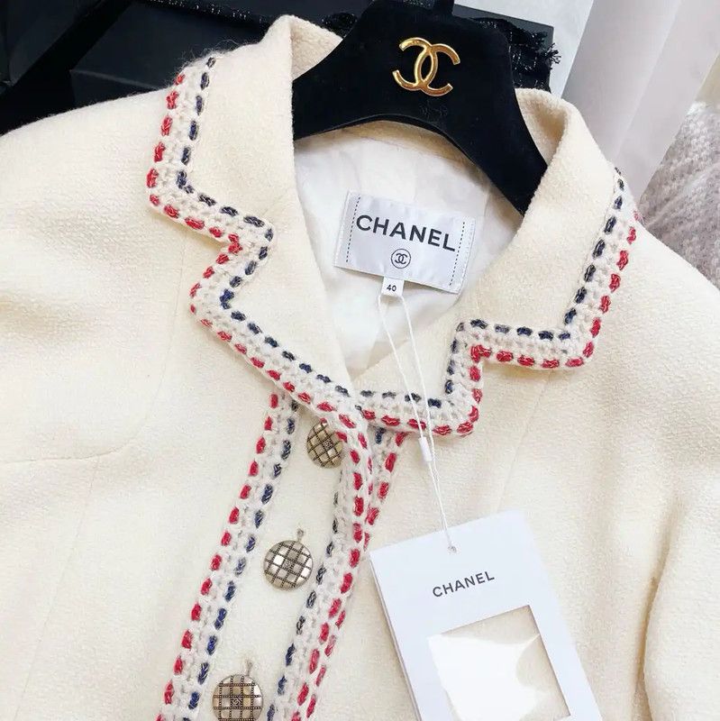 Chanel Chanel Beige Long Sleeve Cardigan for Women 0089 Size L / US 10 / IT 46 - 2 Thumbnail