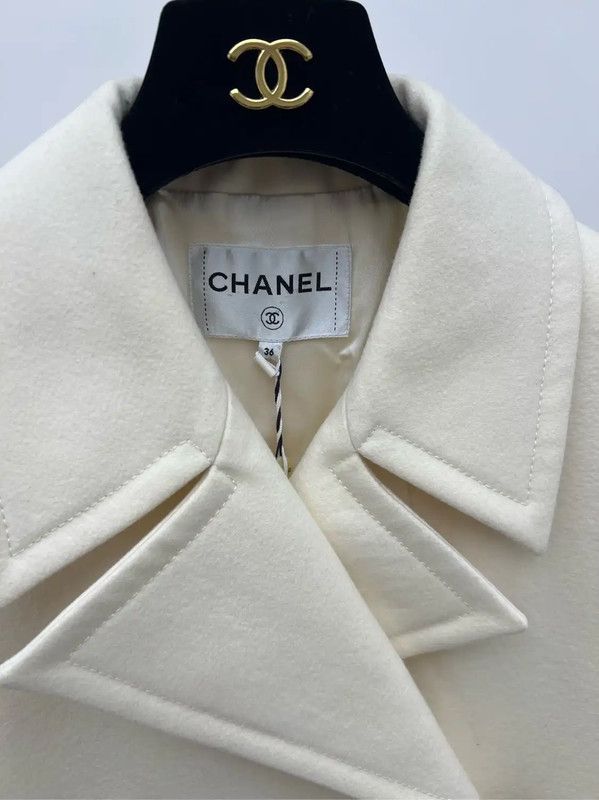 Chanel Chanel Women's Cream Long Coat 0089 Size M / US 6-8 / IT 42-44 - 4 Thumbnail