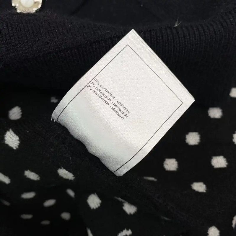 Chanel Chanel Women's Black Cashmere Jacket 0089 Size ONE SIZE - 5 Thumbnail