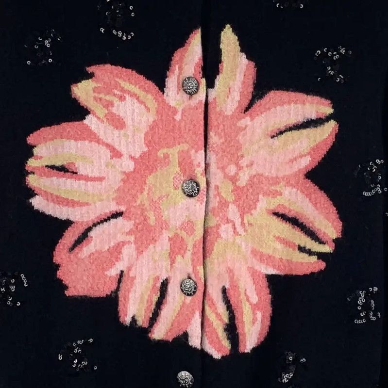 Chanel Chanel Black Cashmere Cardigan with Floral Design 0089 Size M / US 6-8 / IT 42-44 - 4 Thumbnail