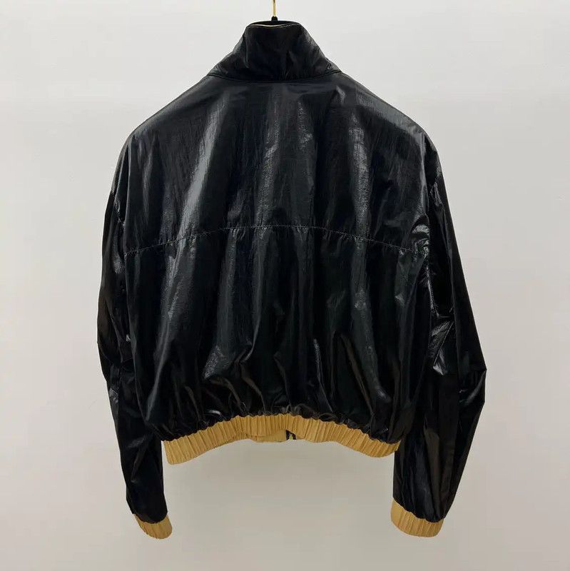 Chanel Chanel Black Jacket with Gold Accents 0089 Size M / US 6-8 / IT 42-44 - 2 Thumbnail