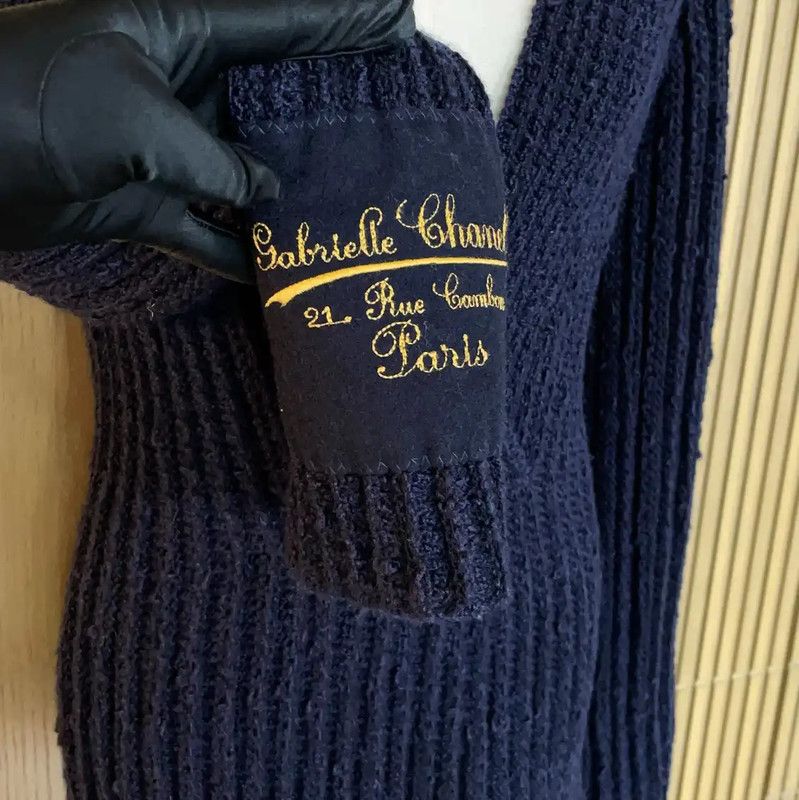 Chanel Chanel Women's Navy Wool Long Sleeve Pullover 0089 Size S / US 4 / IT 40 - 6 Thumbnail