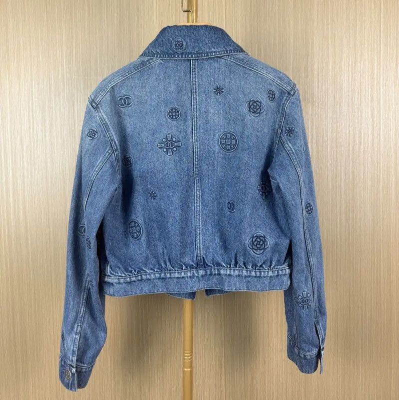 Chanel Chanel Light Blue Cotton Cardigan for Women 0089 Size XS / US 0-2 / IT 36-38 - 2 Thumbnail