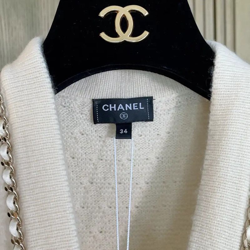 Chanel Chanel White Cashmere Chain Cardigan 0089 Size S / US 4 / IT 40 - 8 Thumbnail