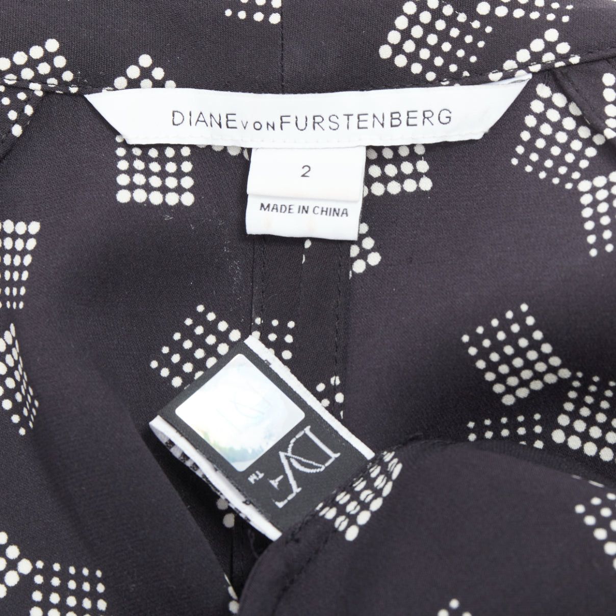 Diane von Furstenberg DIANE VON FURSTENBERG green black multi print silk blend wrap dress US2 S Size S / US 4 / IT 40 - 8 Thumbnail