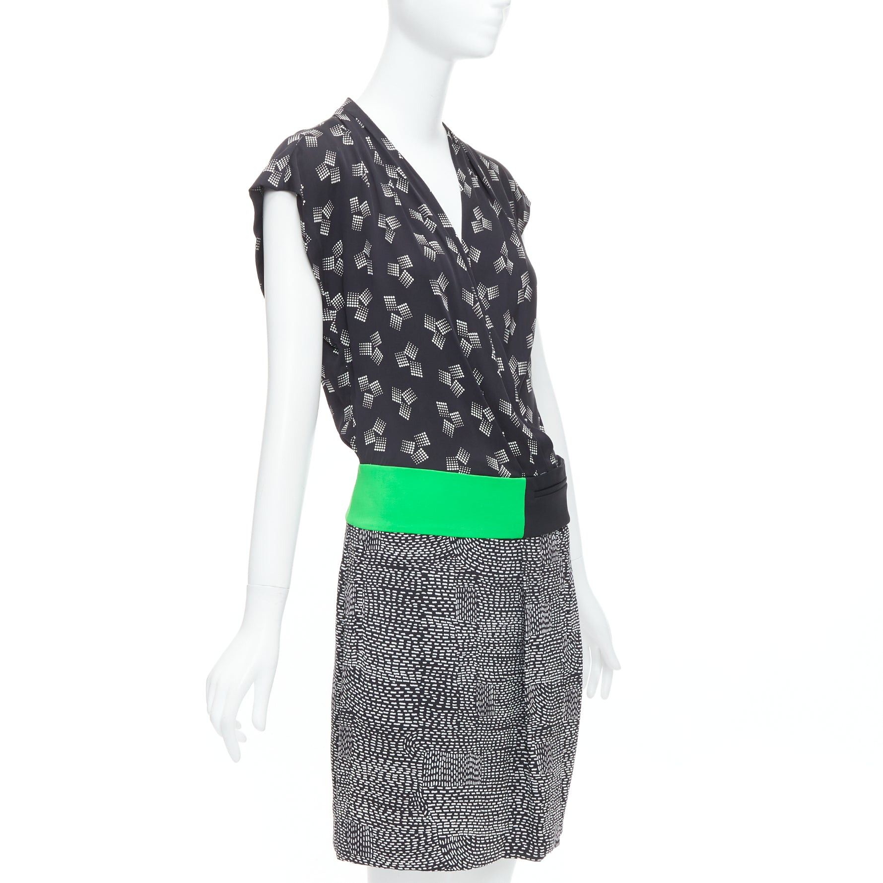 Diane von Furstenberg DIANE VON FURSTENBERG green black multi print silk blend wrap dress US2 S Size S / US 4 / IT 40 - 3 Thumbnail