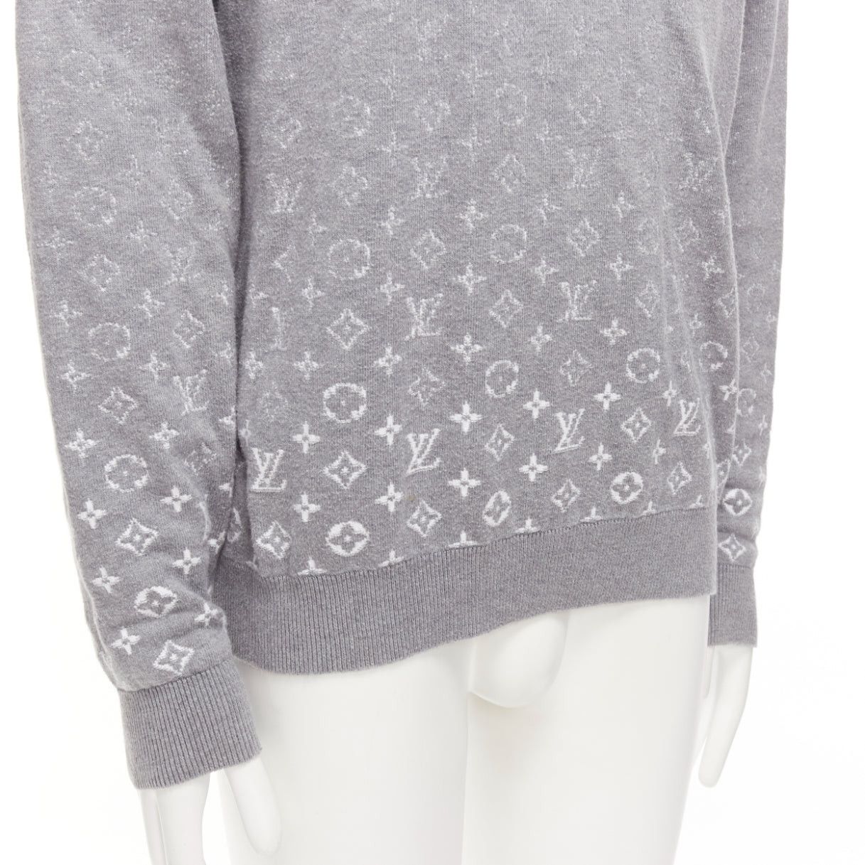 Louis Vuitton LOUIS VUITTON grey white ombre LV logo monogram crew sweatshirt L Size US L / EU 52-54 / 3 - 2 Thumbnail
