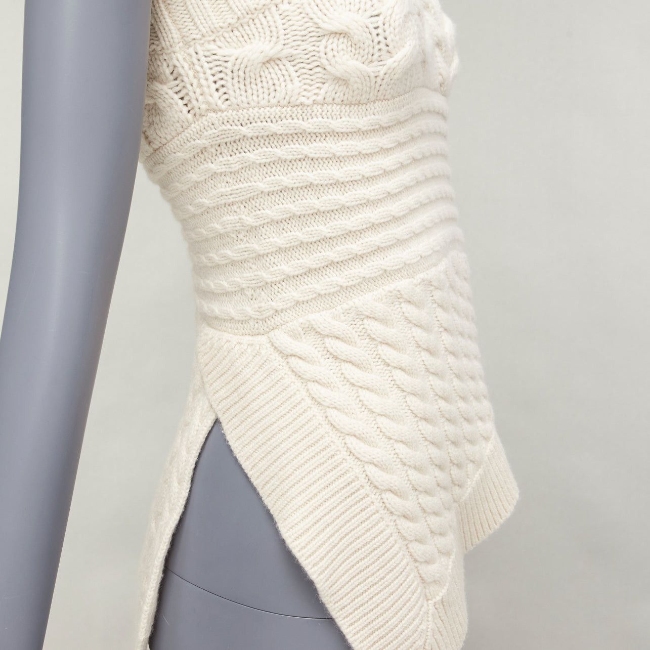 Burberry BURBERRY 100% cashmere cream one shoulder mixed cable knit pullover sweater XS Size S / US 4 / IT 40 - 2 Thumbnail
