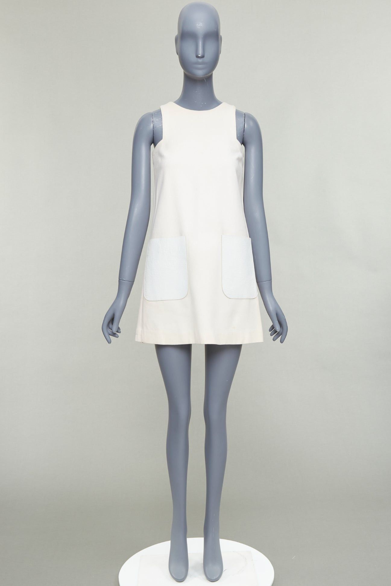 Fendi FENDI cream 100% wool leather patch pocket silk lined mini dress IT36 XXS Size XS / US 0-2 / IT 36-38 - 9 Thumbnail