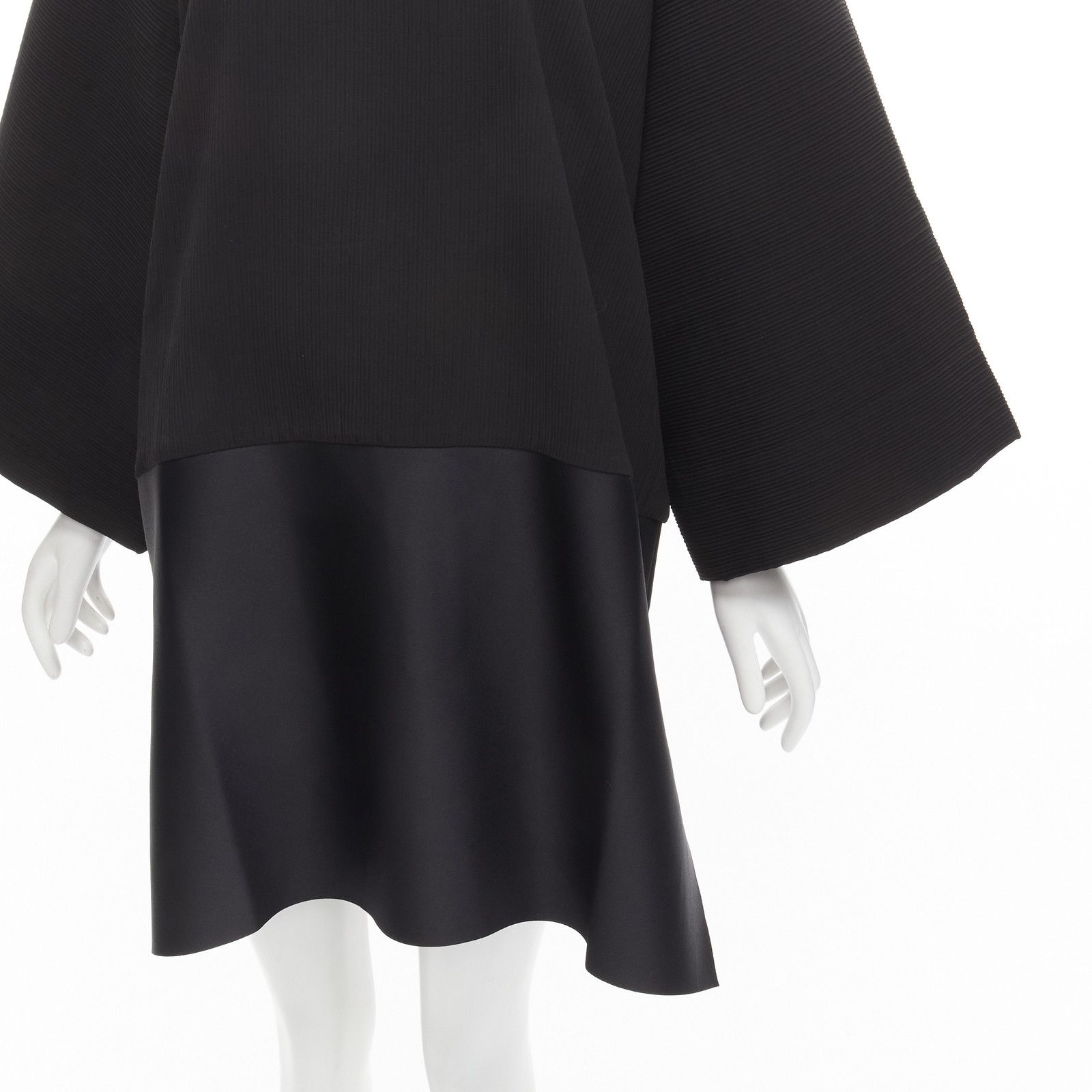 Solace London SOLACE LONDON Lulu black structural contrasting pleat satin hem boxy dress UK8 S Size S / US 4 / IT 40 - 7 Thumbnail