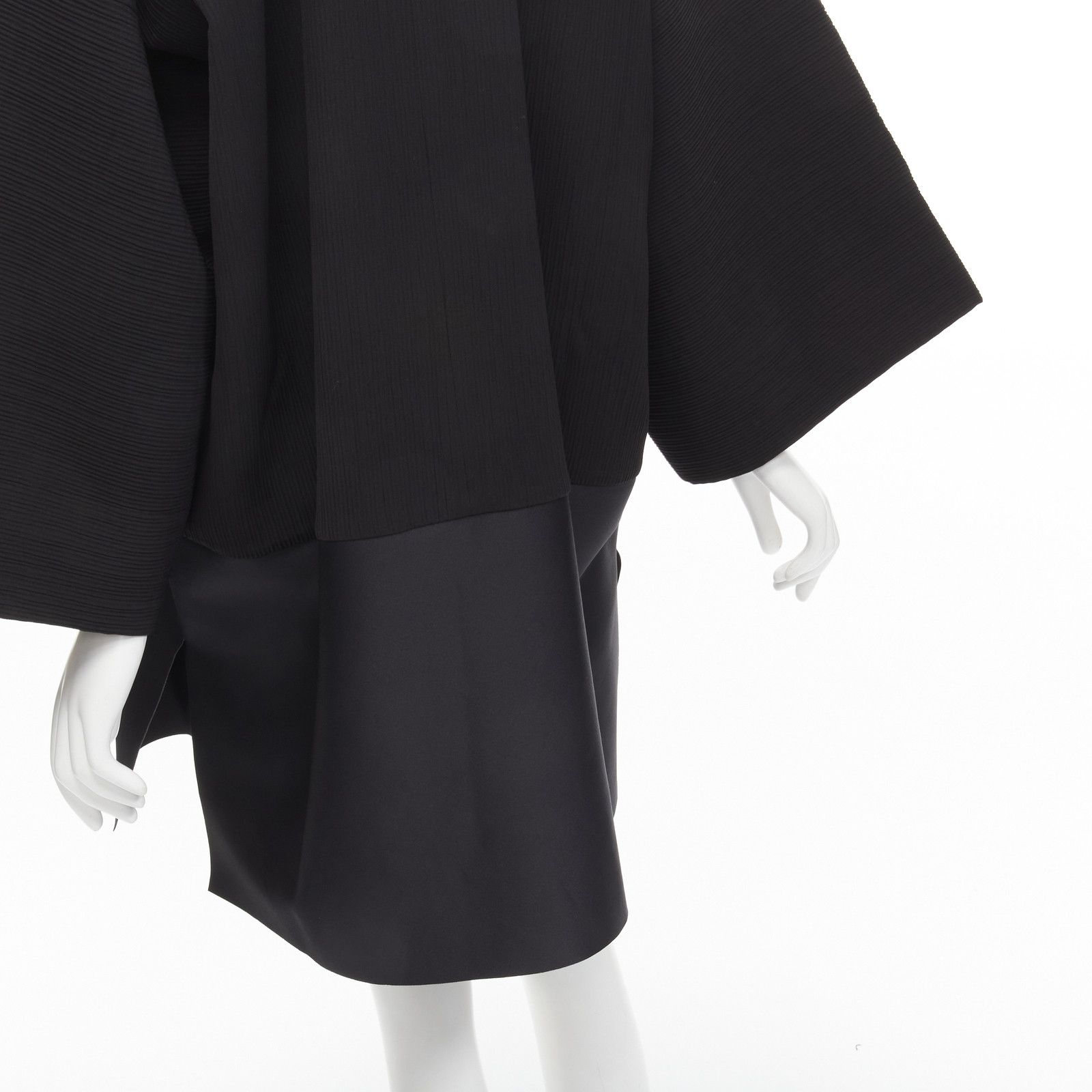 Solace London SOLACE LONDON Lulu black structural contrasting pleat satin hem boxy dress UK8 S Size S / US 4 / IT 40 - 2 Thumbnail