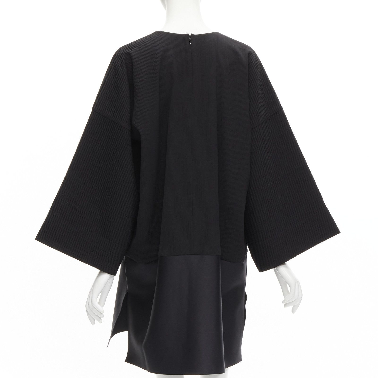 Solace London SOLACE LONDON Lulu black structural contrasting pleat satin hem boxy dress UK8 S Size S / US 4 / IT 40 - 5 Thumbnail