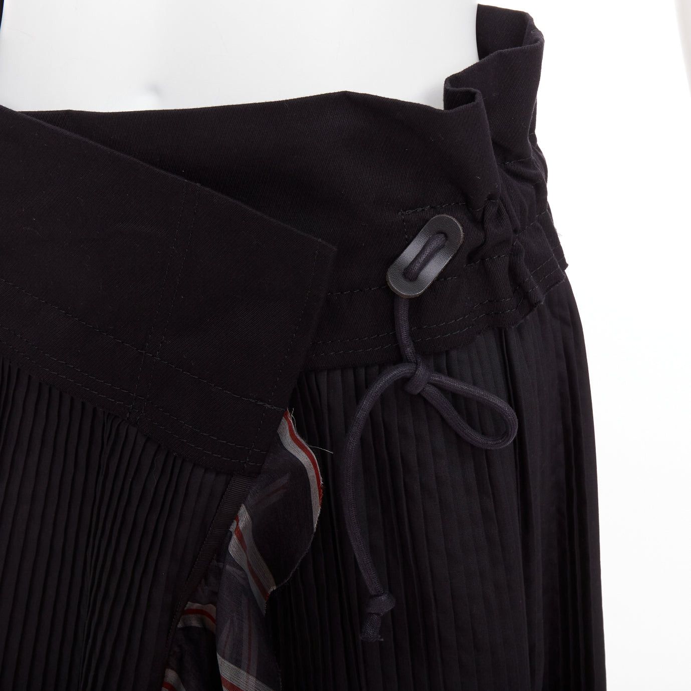 Sacai SACAI 2017 black plisse cowhide trim striped flare wrap knee skirt JP1 S Size 28" / US 6 / IT 42 - 2 Thumbnail