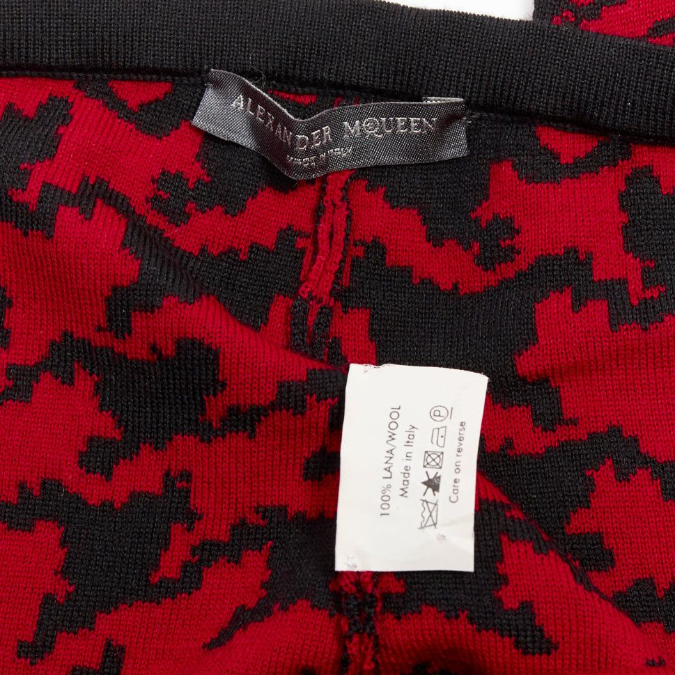 Alexander McQueen ALEXANDER MCQUEEN Vintage 2009 Horn Plenty red black houndstooth wool knit leggings XS Size 27" / US 4 / IT 40 - 8 Thumbnail